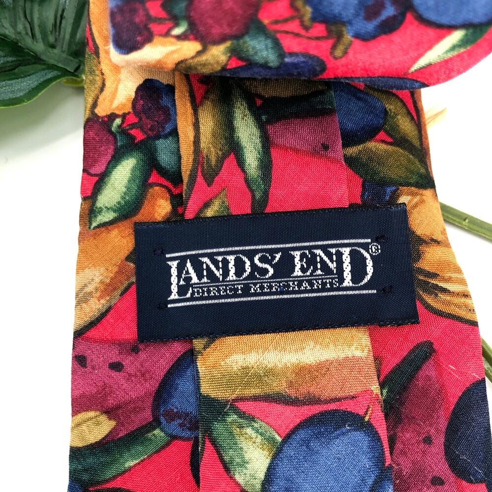 Vintage Lands' End Red Fruit Watermelon Pear Blueberries USA Made Silk Neck Tie - Picture 2 of 7